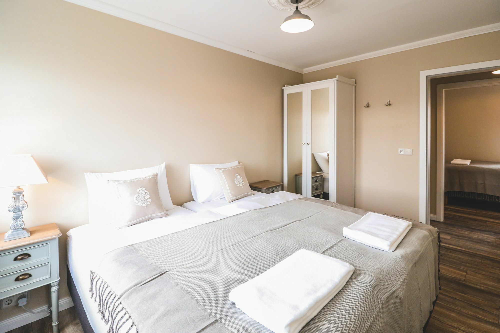 G19 Boutique Apartments آكيورِيْري المظهر الخارجي الصورة